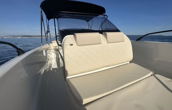 Motorboat Quicksilver 705 Open 150hp