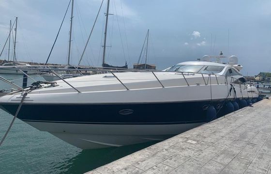 Motor yacht SUNSEEKER PREDATOR 75 2600hp