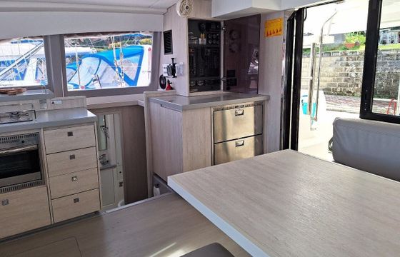 Catamaran ROBERTSON &amp; CAINE LEOPARD 4000 11.99m