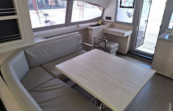 Catamaran ROBERTSON &amp; CAINE LEOPARD 4000 11.99m