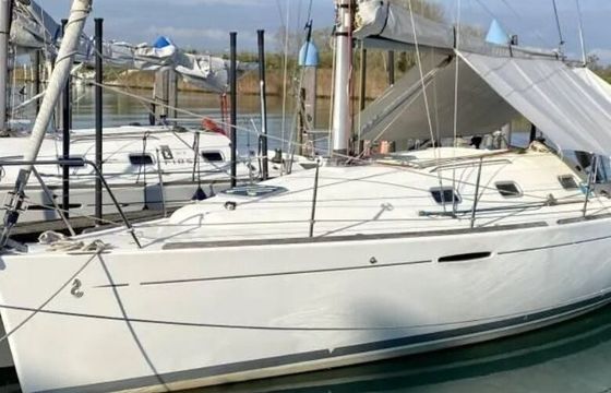 Sailboat Beneteau First 31.7 9.5m