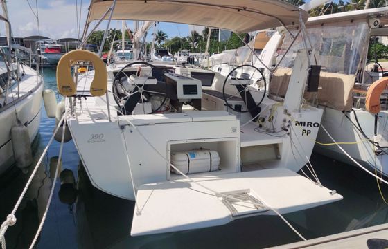 Sailboat Dufour Yachts Dufour 390 11.93m