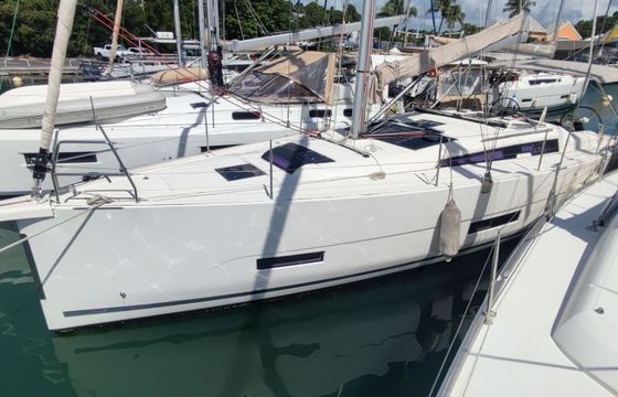 Sailboat Dufour Yachts Dufour 390 11.93m
