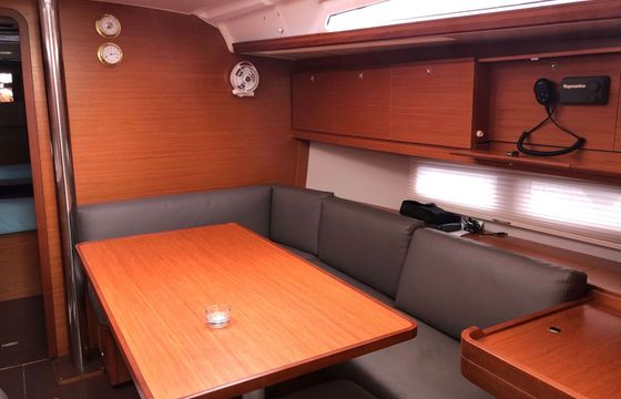 Sailboat Dufour Yachts Dufour 390 11.93m