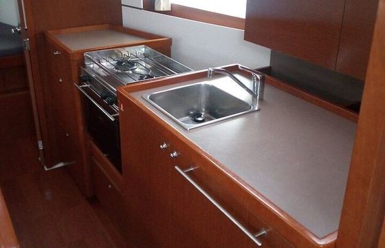 Sailboat Beneteau Oceanis 35.1 10.45m