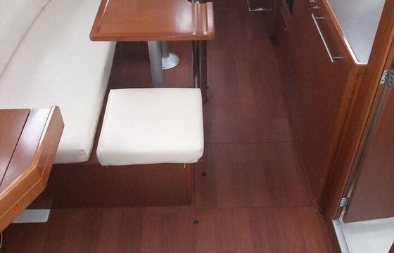 Sailboat Beneteau Oceanis 35.1 10.45m