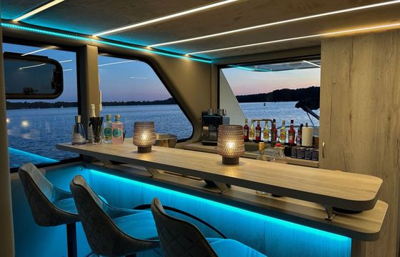 Houseboat Desidus Loungeboot - BAR