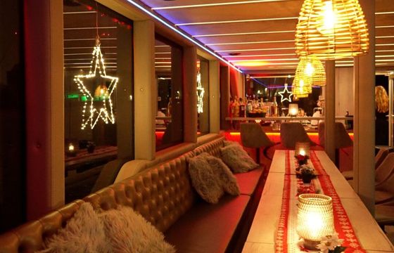 Houseboat Desidus Loungeboot - BAR