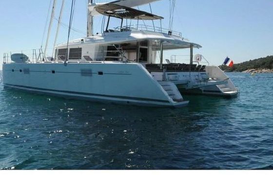 Catamaran LAGOON 560 17m