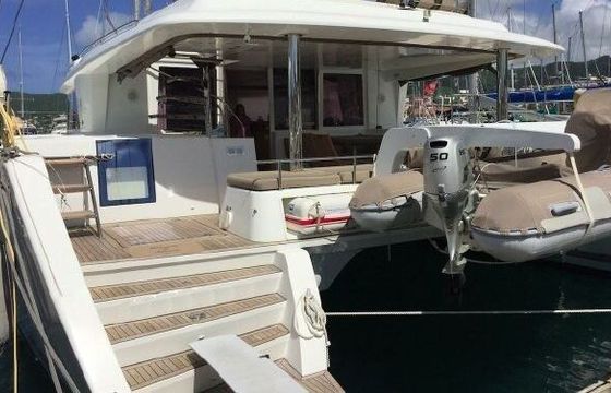 Catamaran LAGOON 560 17m
