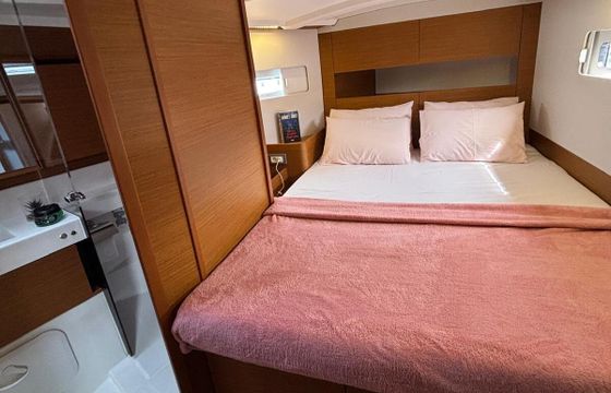 Sailboat Jeanneau Sun Odyssey 410 12.35m