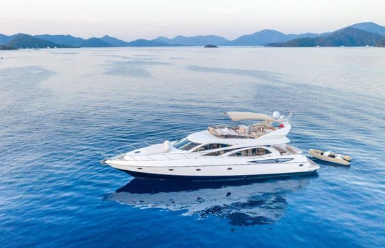 Motor yacht Sunseeker 64 ft Sleek Design Yacht 1200hp