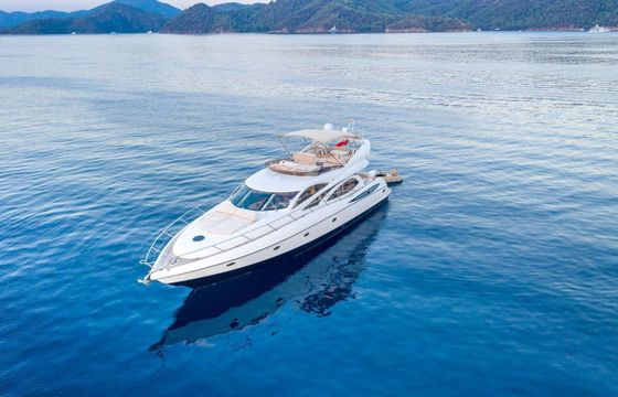 Motor yacht Sunseeker 64 ft Sleek Design Yacht 1200hp