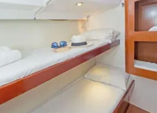 Sailboat Beneteau Oceanis 50 Family 14m