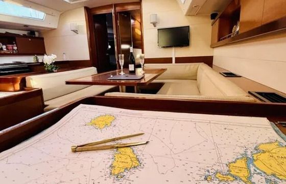 Sailboat Beneteau Oceanis 50 Family 14m