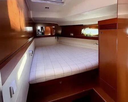 Sailboat Beneteau Oceanis 50 Family 14m