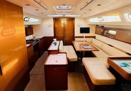 Sailboat Beneteau Oceanis 50 Family 14m