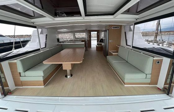 Catamaran Bali 5.4 italy 16m