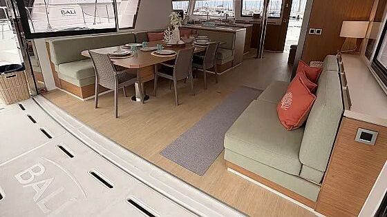Catamaran Bali 5.4 italy 16m