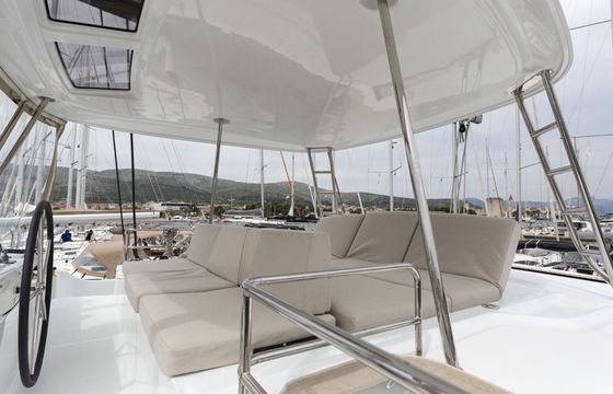 Catamaran Lagoon-Bénéteau Lagoon 50 - 6 + 2 cab. 14m