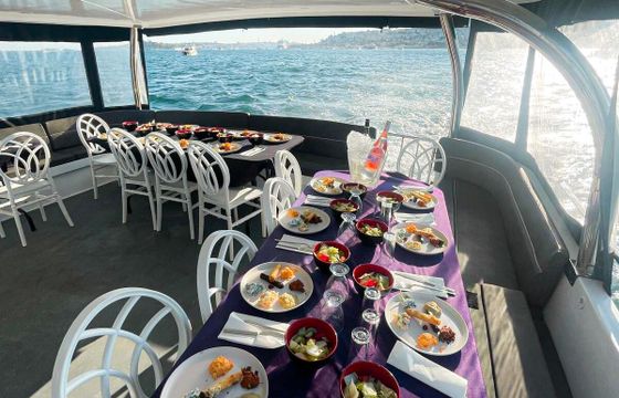 Motor yacht custom 2010 900hp