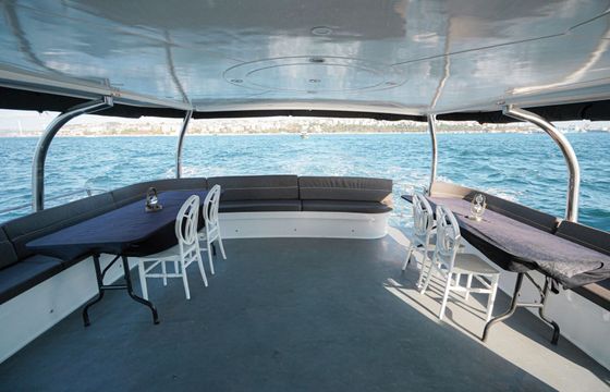 Motor yacht custom 2010 900hp