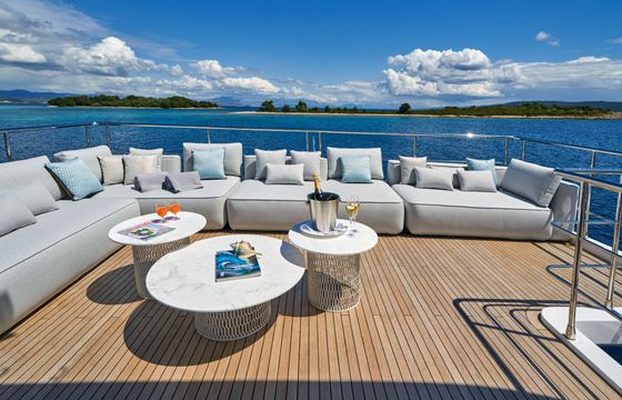 Motor yacht Azimut Grande 27 3800hp