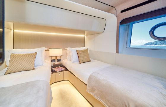 Motor yacht Azimut Grande 27 3800hp