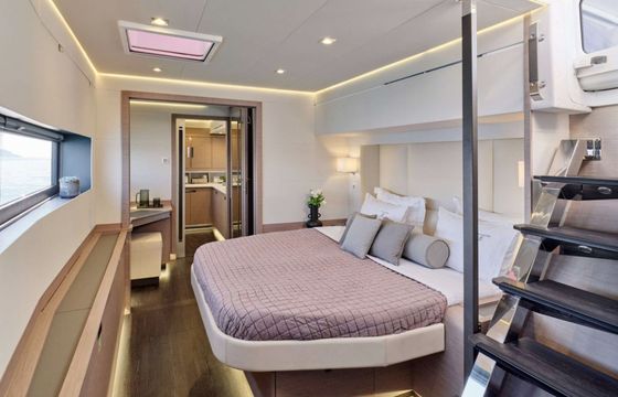 Catamaran Fountaine Pajot Power 67 20.3m