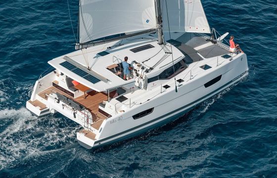 Catamaran Fountaine Pajot Isla 40 12m