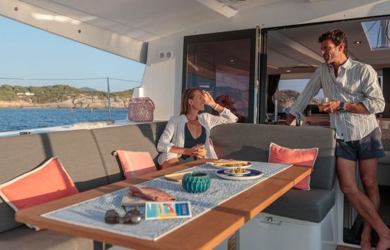 Catamaran Fountaine Pajot Isla 40 12m