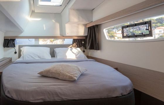 Catamaran Fountaine Pajot Isla 40 12m