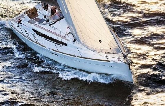 Sailboat JEANNEAU SUN ODYSSEY 389 11.75m