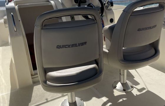 Motorboat Quicksilver Activ 675 Open 200hp