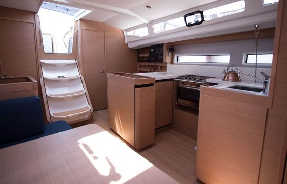 Sailboat Jeanneau Sun Odyssey 440  13m