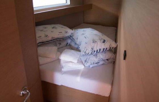 Sailboat Jeanneau Sun Odyssey 440  13m