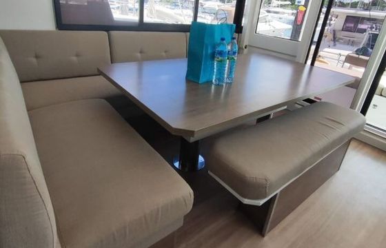 Catamaran Catana Group Bali 4.8 - 6 cab. 14m