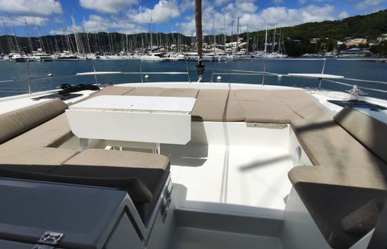 Catamaran Catana Group Bali 4.8 - 6 cab. 14m