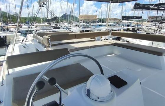 Catamaran Catana Group Bali 4.8 - 6 cab. 14m