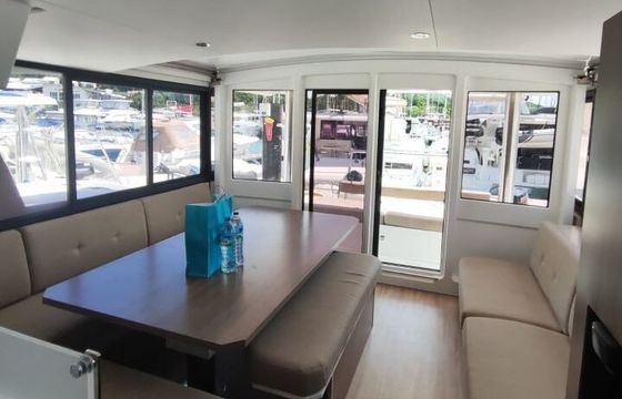 Catamaran Catana Group Bali 4.8 - 6 cab. 14m