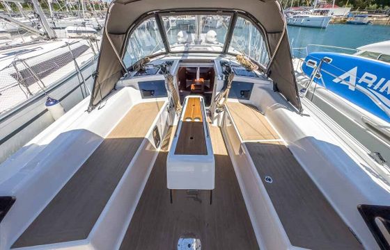 Sailboat Dufour Yachts Dufour 37 - 3 cab. 10m