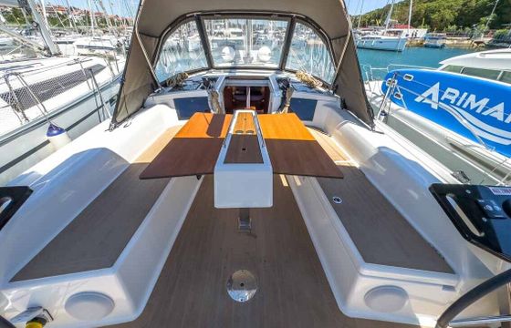 Sailboat Dufour Yachts Dufour 37 - 3 cab. 10m