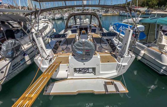 Sailboat Dufour Yachts Dufour 37 - 3 cab. 10m