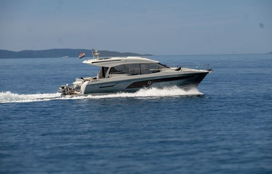 Motor yacht Jeanneau Prestige 520 S 870hp
