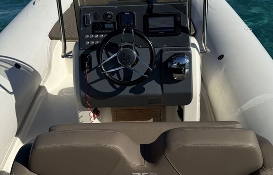 RIB Bsc 78 élégance sport 200hp