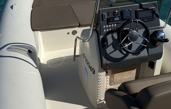 RIB Bsc 78 élégance sport 200hp