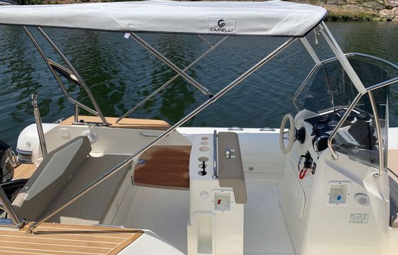 Motorboat Capelli Tempest 700 200hp