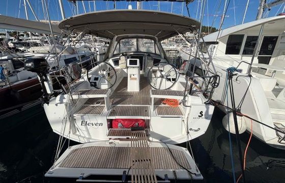 Sailboat Bénéteau Oceanis 38.1 11m