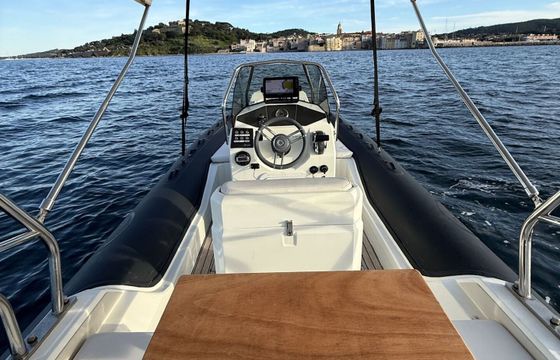 Motorboat Saver MG 698 250hp