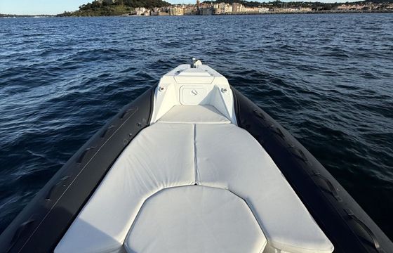 Motorboat Saver MG 698 250hp